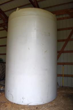 Ace-Roto Mold 5,000 Gallon Vertical Poly Tank, Banjo Valve