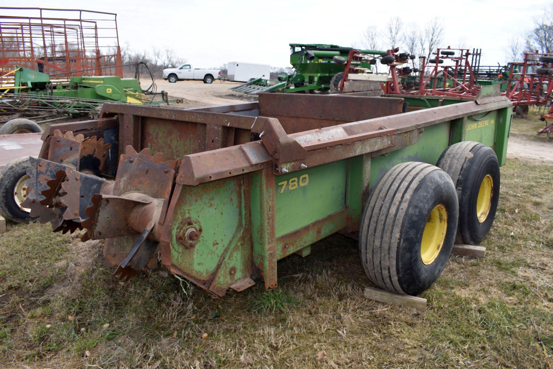 John Deere 780 Hydro Push Manure Spreader, Tandem Axle, Slop Gate, Poly Floor & Sides, Parts Machine