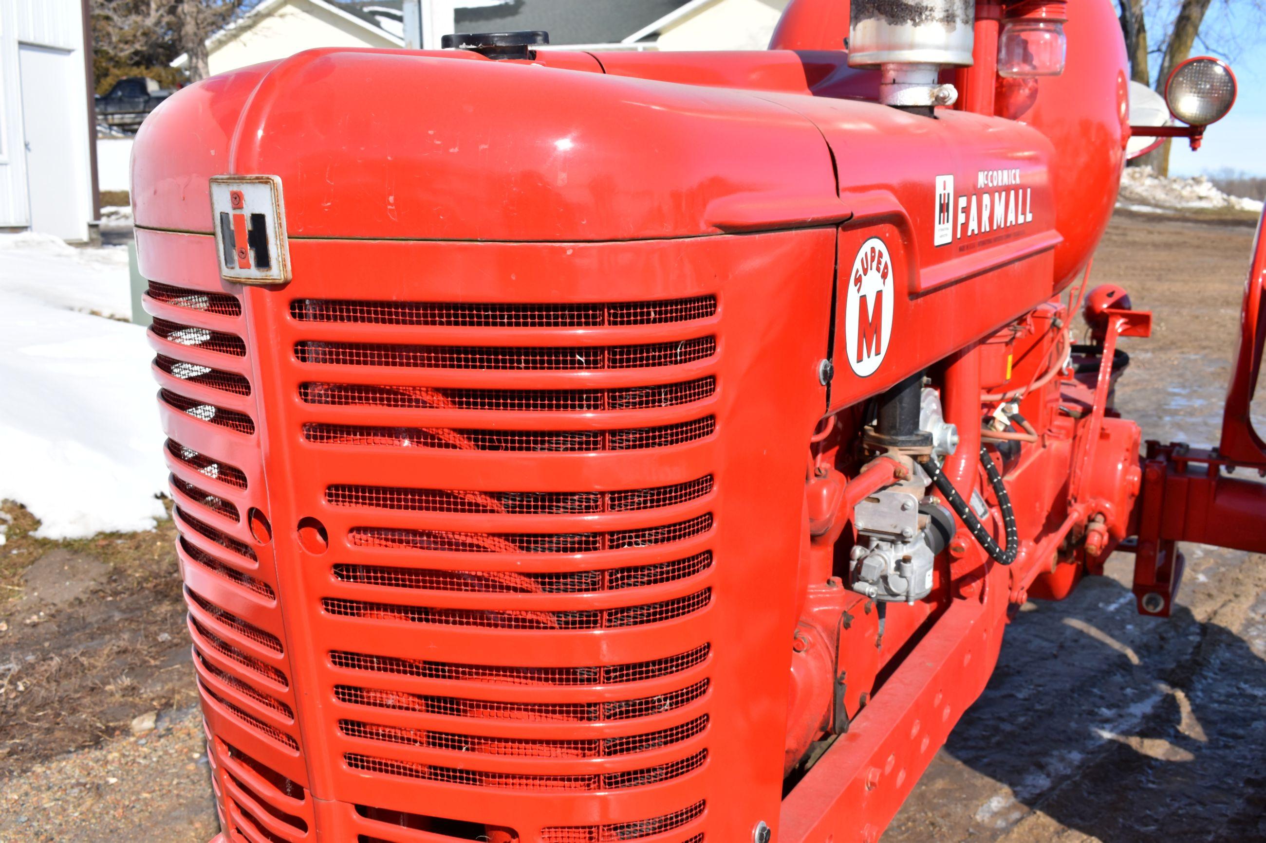 Farmall Super M Tractor Factory LP Gas, Clam Shell Fender, Completely Restored, New 14.9-38 Tires, P