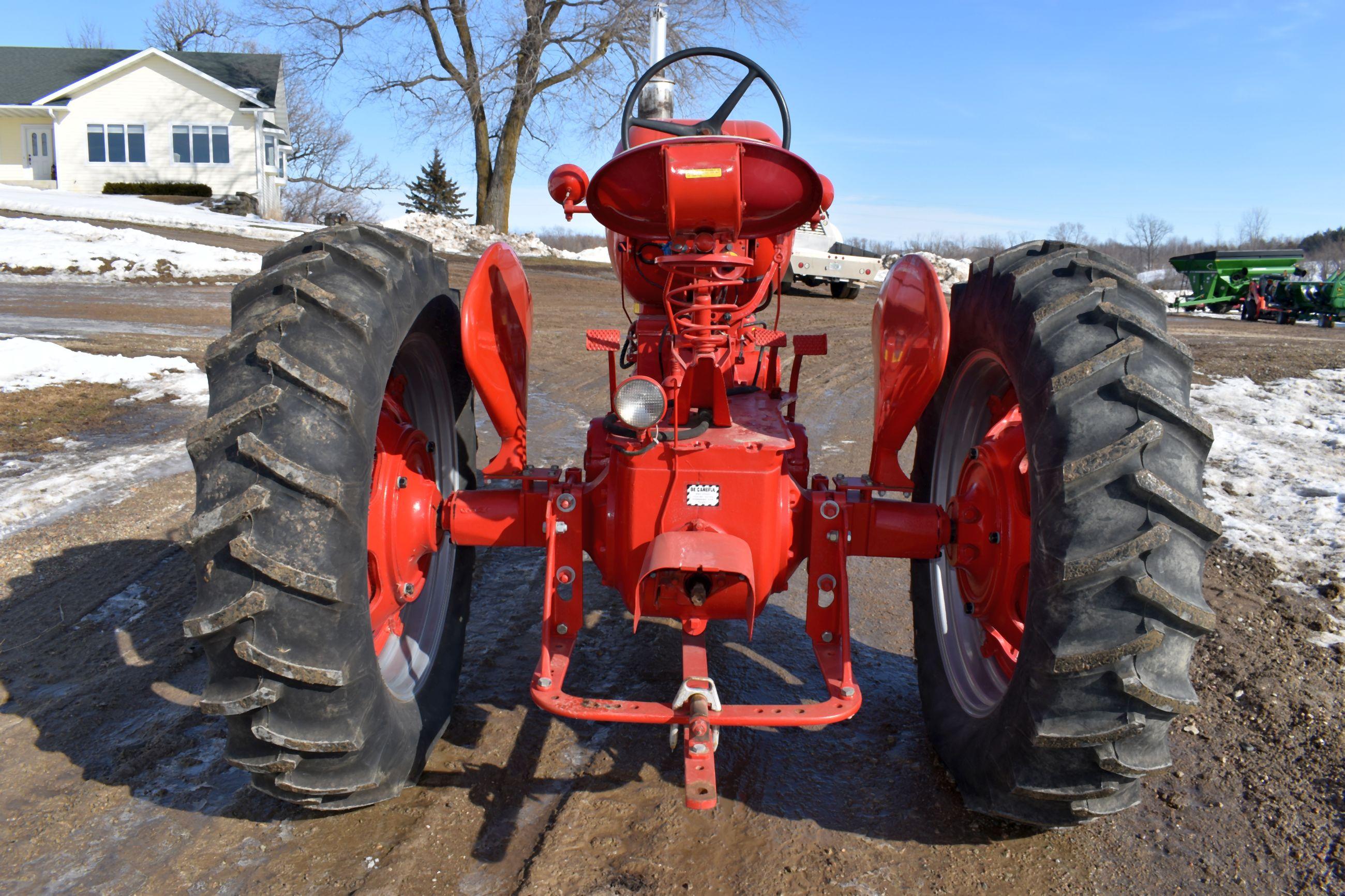 Farmall Super M Tractor Factory LP Gas, Clam Shell Fender, Completely Restored, New 14.9-38 Tires, P