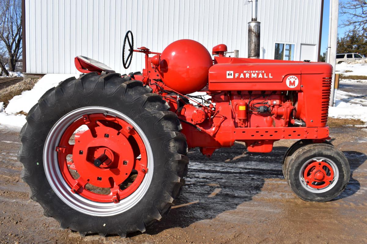 Farmall Super M Tractor Factory LP Gas, Clam Shell Fender, Completely Restored, New 14.9-38 Tires, P