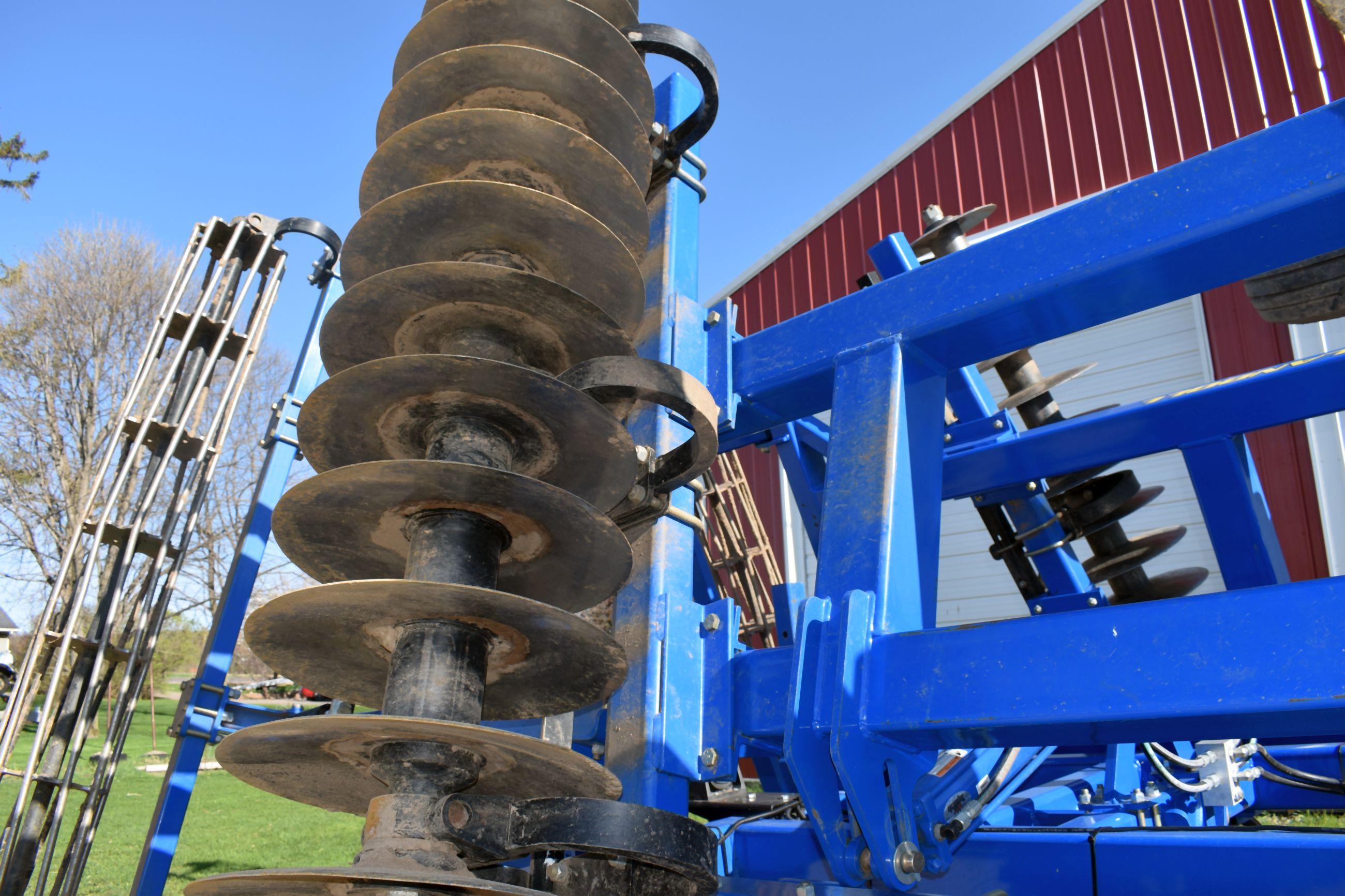 Landoll 7431-23 VT Plus 23’ Vertical Tillage Tool, Depth Control, 22” Blades, Walking Tandems All Ar