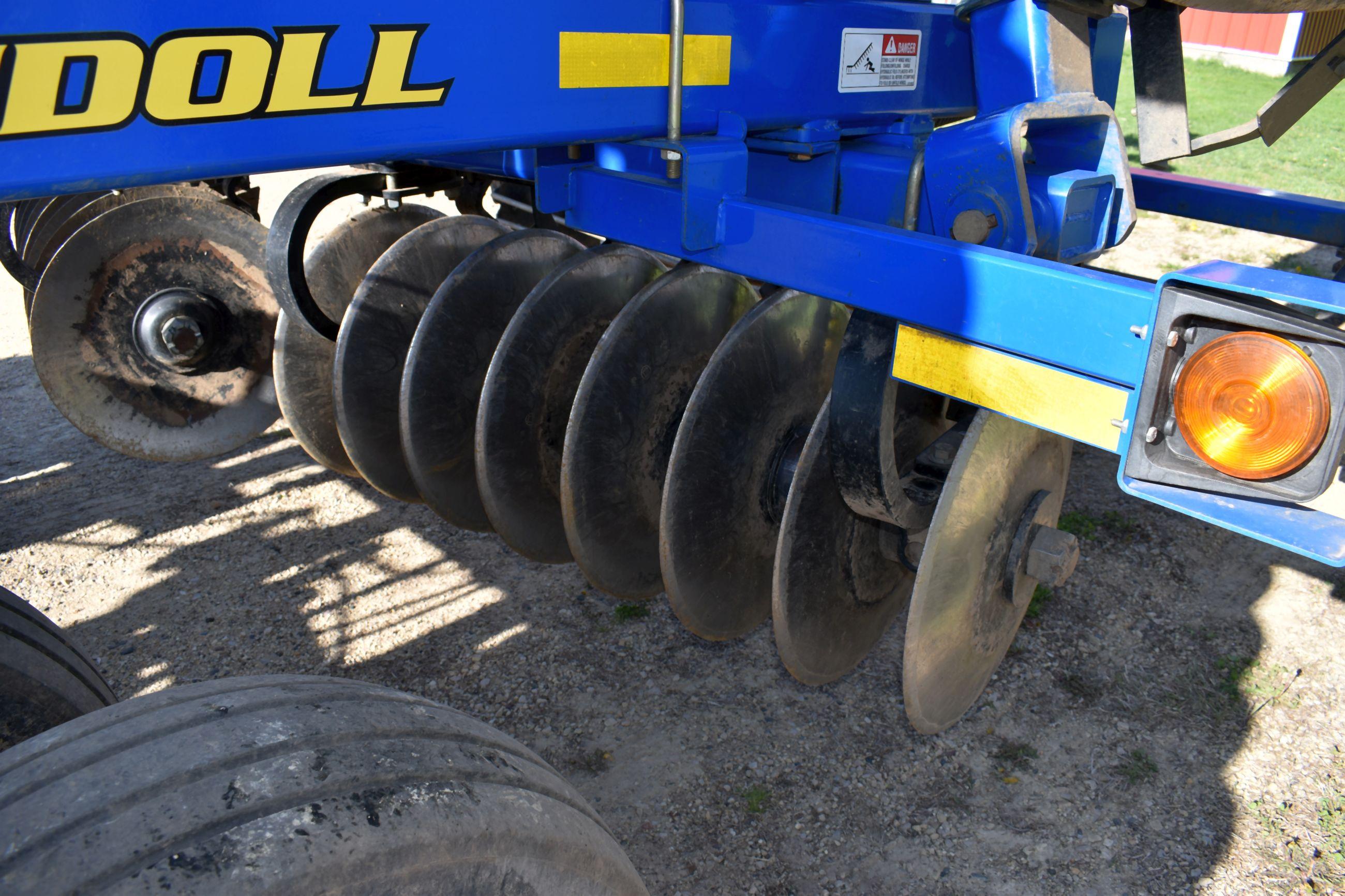 Landoll 7431-23 VT Plus 23’ Vertical Tillage Tool, Depth Control, 22” Blades, Walking Tandems All Ar