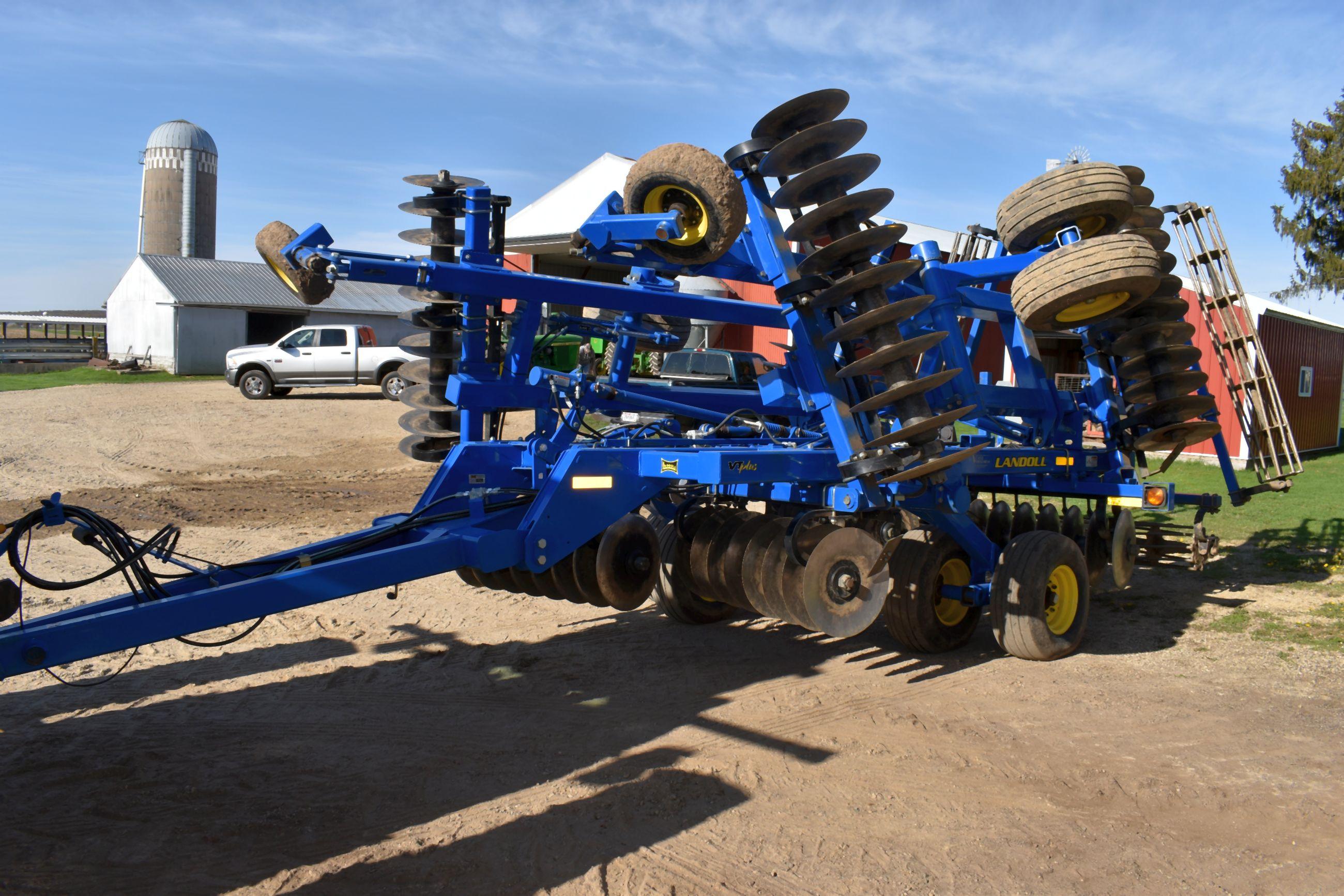 Landoll 7431-23 VT Plus 23’ Vertical Tillage Tool, Depth Control, 22” Blades, Walking Tandems All Ar