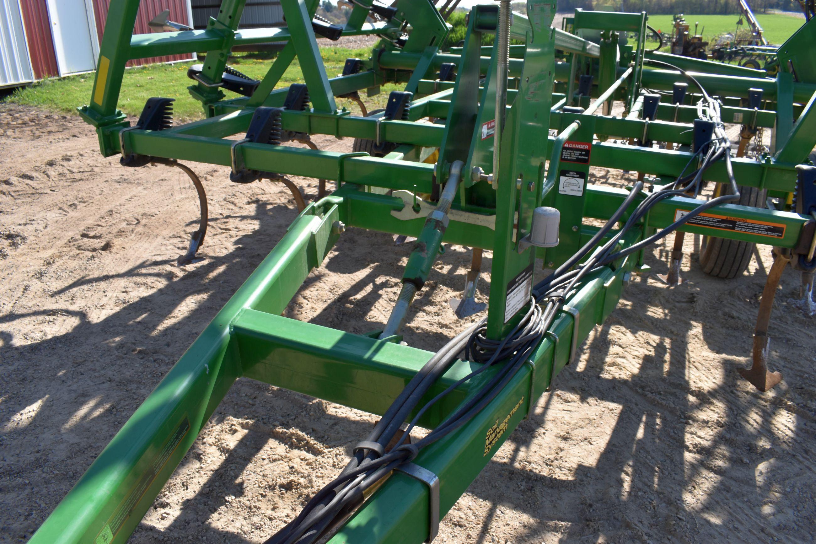 John Deere 980 Field Cultivator, 34.5’, Depth Control,Walking Tandems All Around, Clean, Knock Offs,