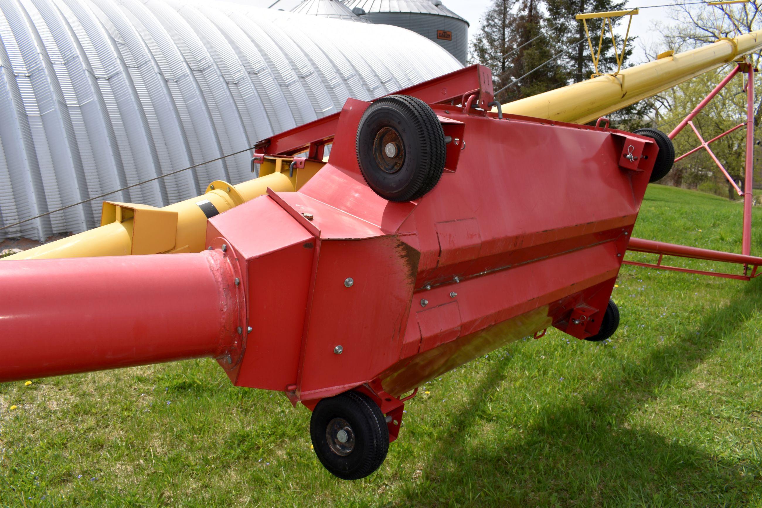 Westfield MK100-61 Swing Hopper Auger, Hydraulic Lift, 540PTO, Double Auger Hopper, 10''x61'