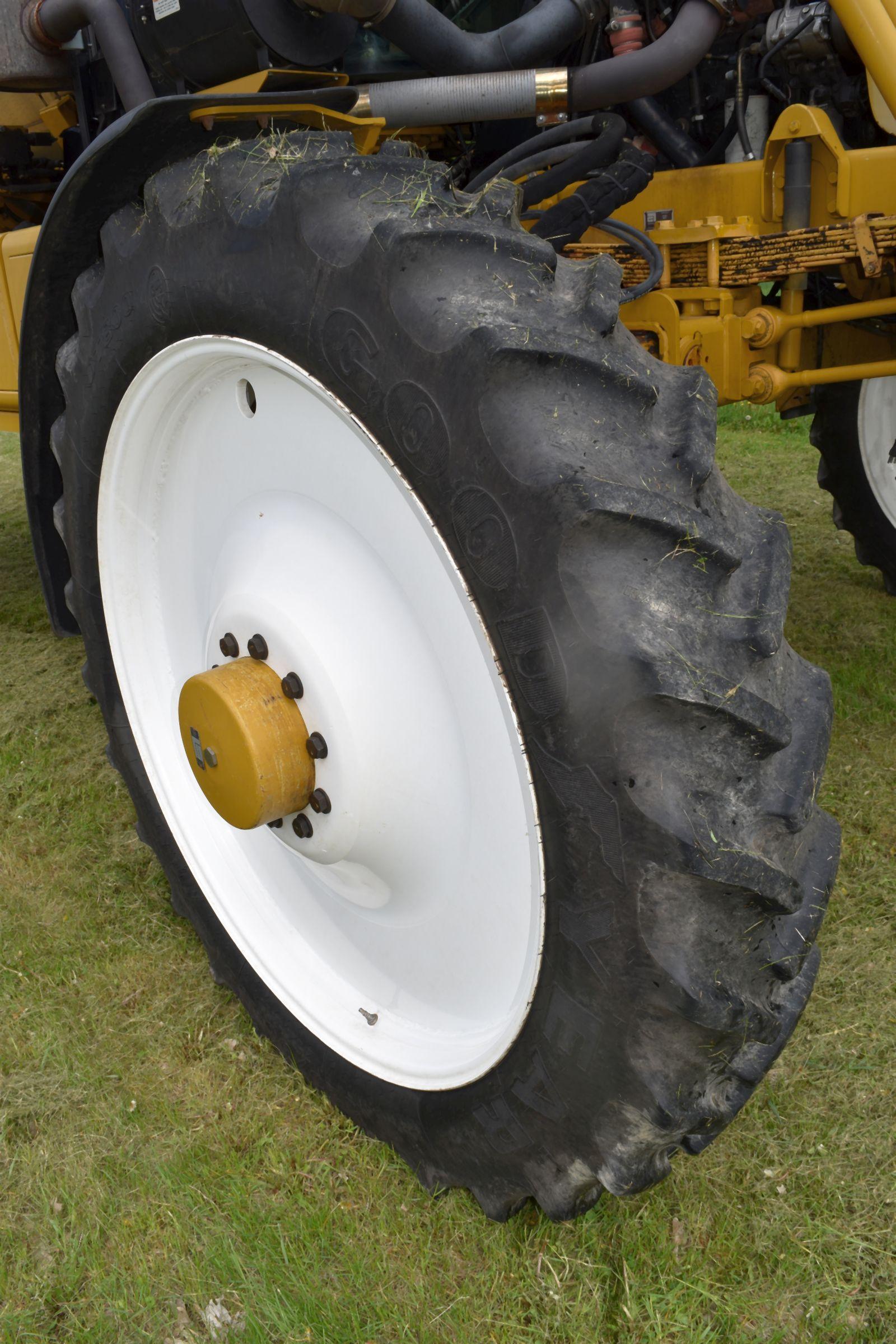 2006 Ag-Chem 1074 Self Propelled Crop Sprayer, 3429 Hours, 1100 Gallon Stainless Steel Tank, 90’ Boo