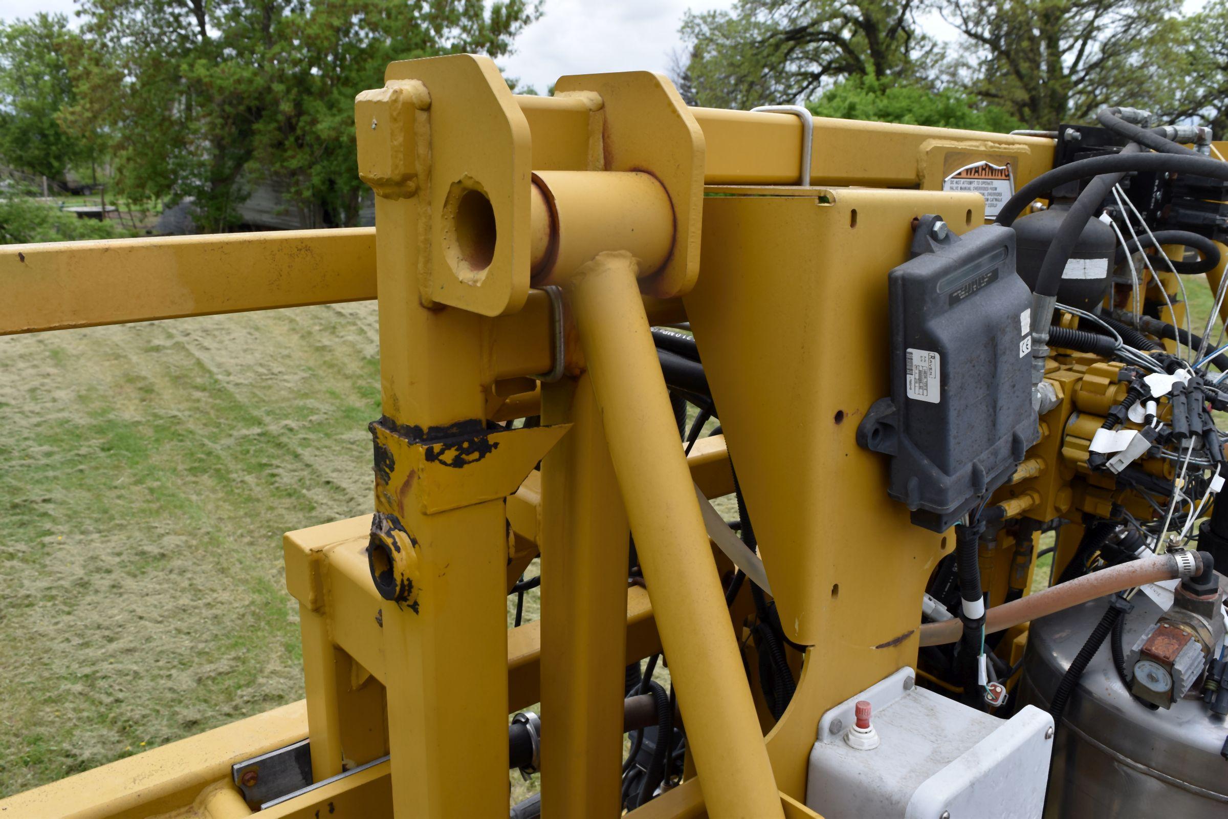 2006 Ag-Chem 1074 Self Propelled Crop Sprayer, 3429 Hours, 1100 Gallon Stainless Steel Tank, 90’ Boo