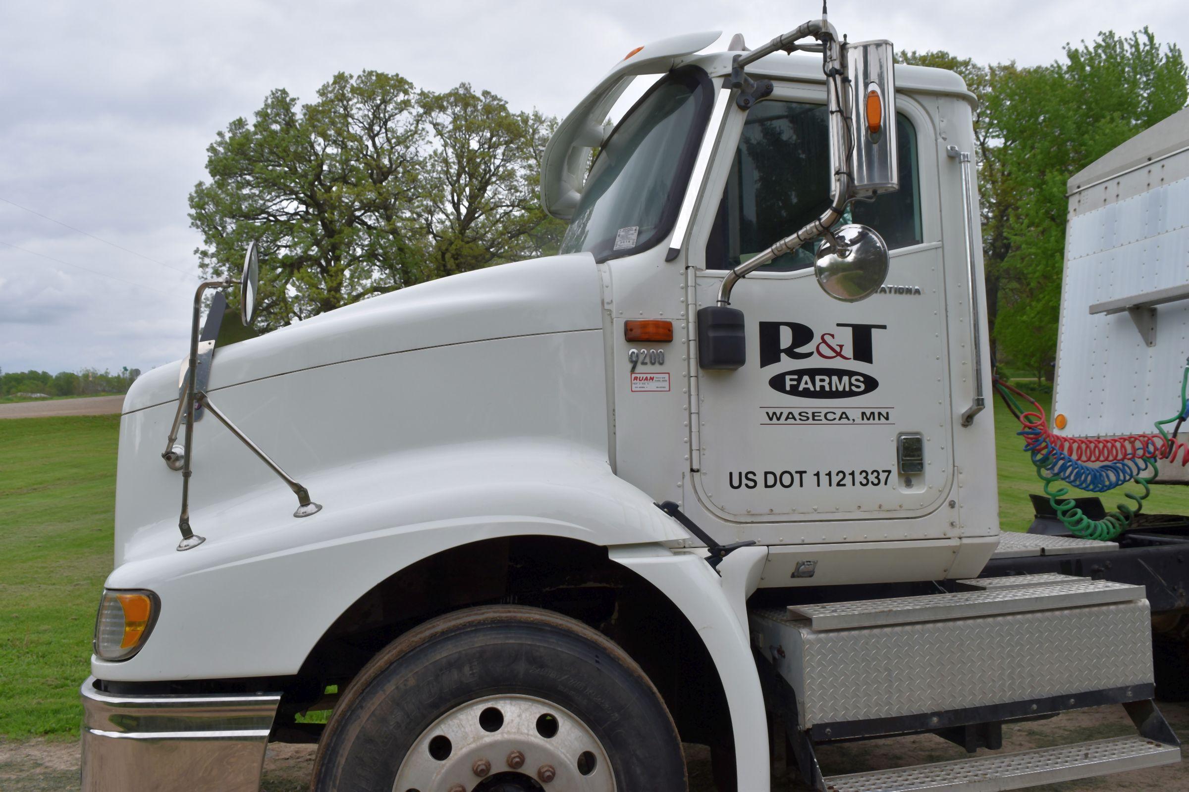 2006 International 9200 Day Cab Semi, ISM Cummins, 10sp, PTO, Air Ride, 22.5 Tires, 505,851 Miles, 1