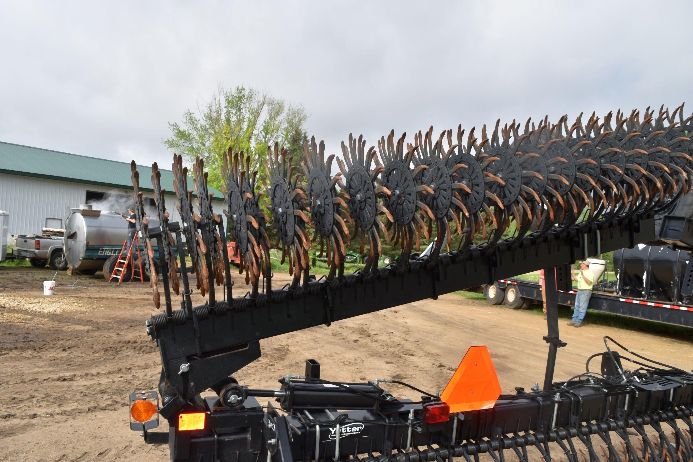 Yetter 3541, 41’ Rotary Hoe, 3pt, Hyd Fold, Like New, Stone Guard, Stabilizer Wheels On Wings, Good