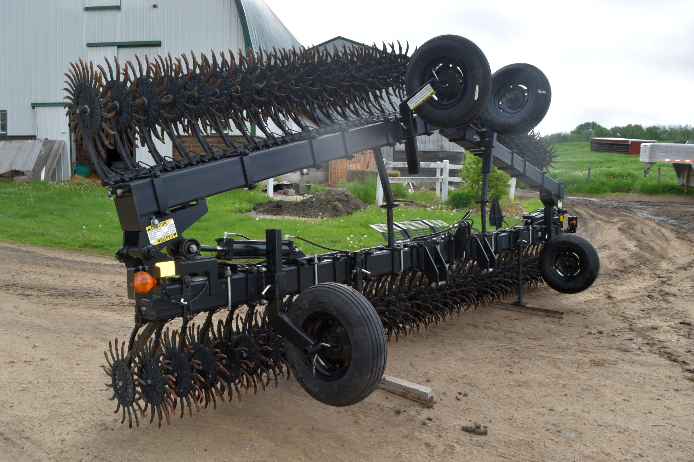 Yetter 3541, 41’ Rotary Hoe, 3pt, Hyd Fold, Like New, Stone Guard, Stabilizer Wheels On Wings, Good