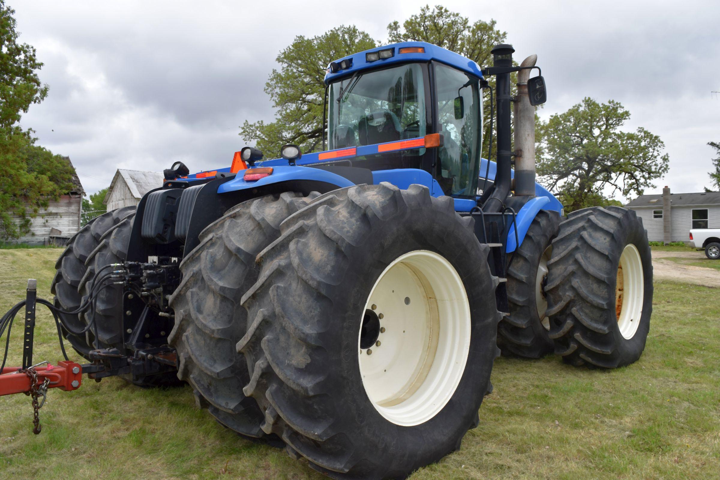 2005 New Holland TJ425 4x4 Cummins QSX-15 Diesel, 4278hrs, Bare Back, 16sp P/S, 5 Hydraulics, Rear W