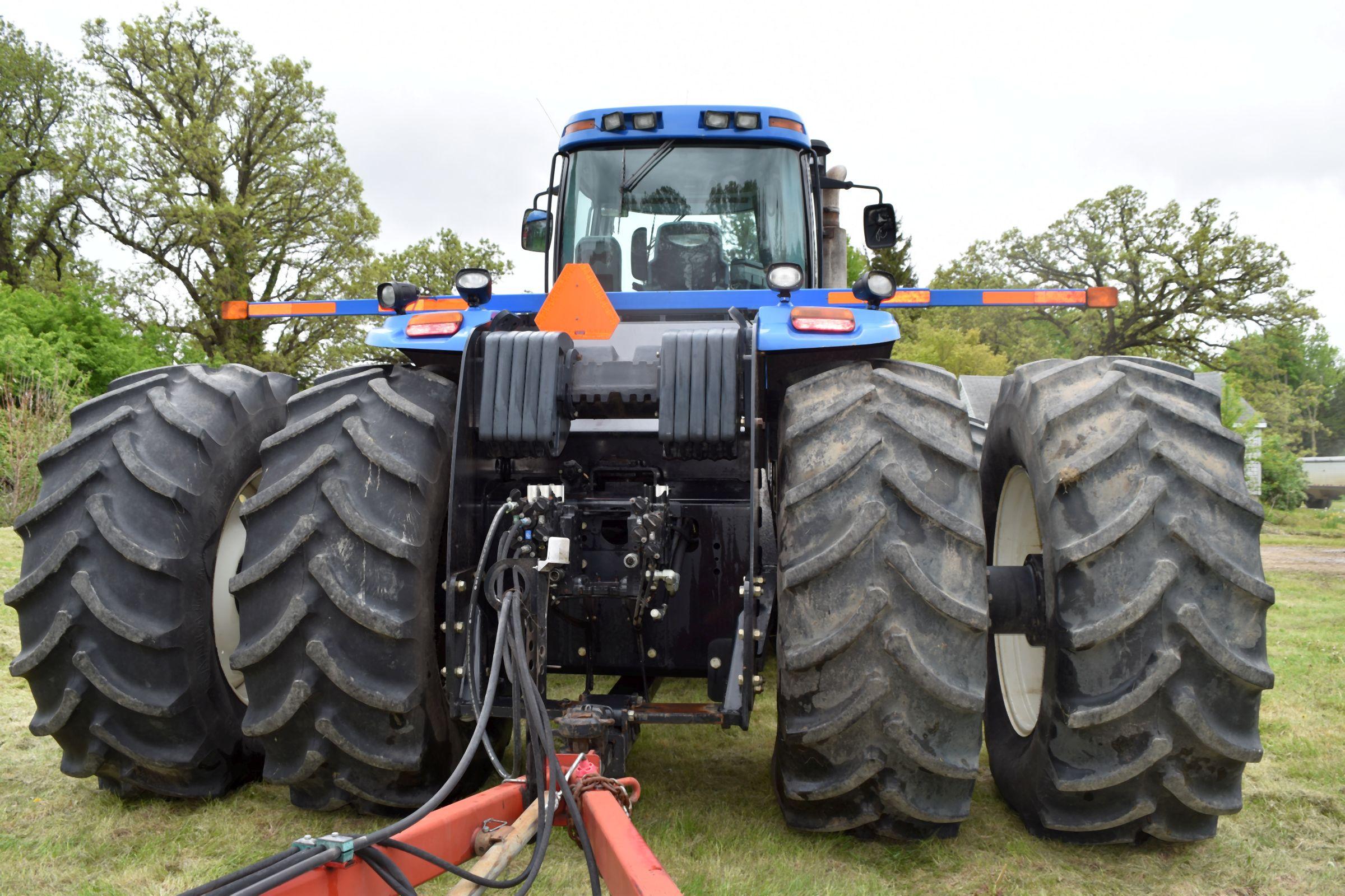 2005 New Holland TJ425 4x4 Cummins QSX-15 Diesel, 4278hrs, Bare Back, 16sp P/S, 5 Hydraulics, Rear W