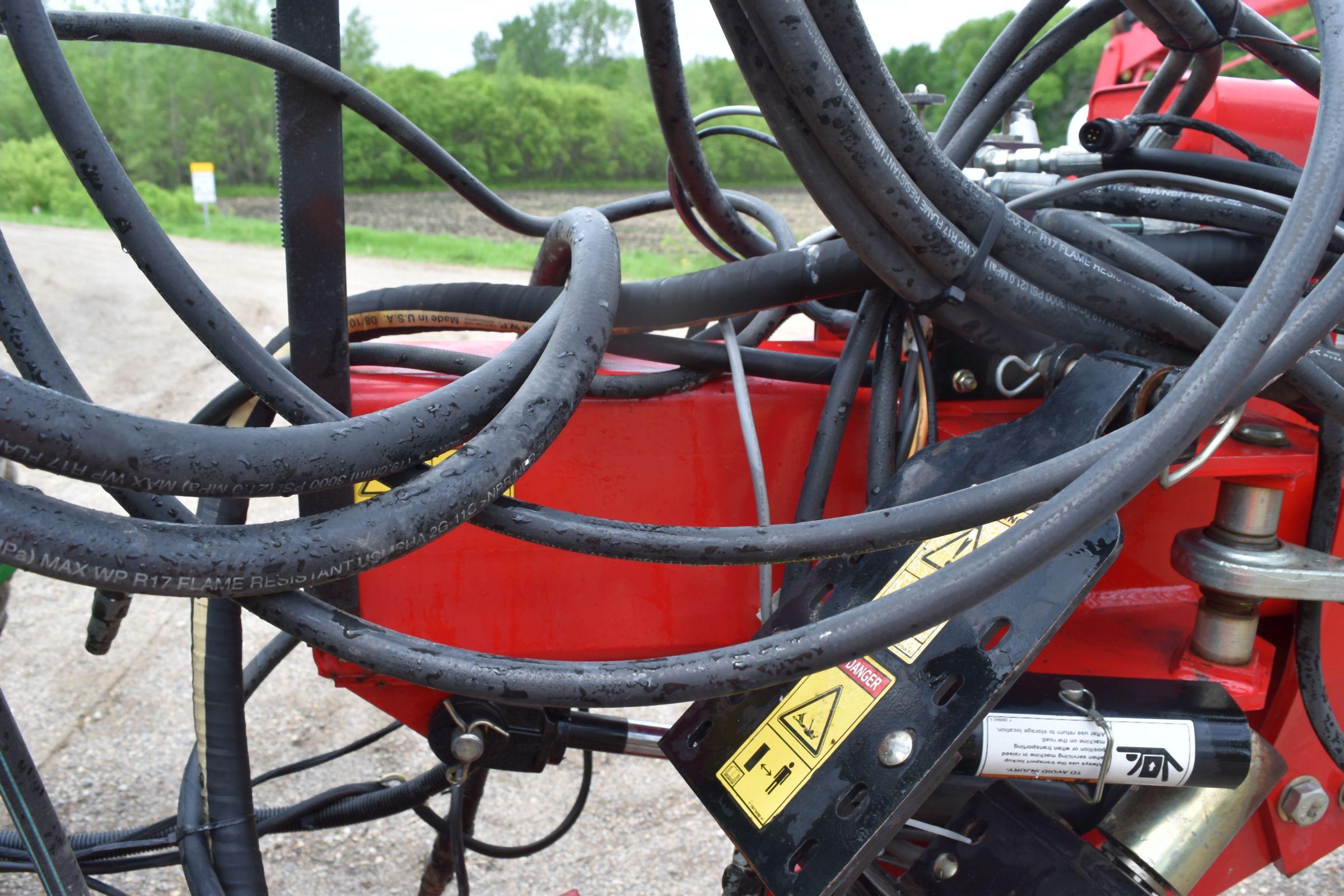 2013 Massey Ferguson 8520 Planter 24 Row, 22” Liquid Fertilizer, Insecticide, Center Fill, 20/20 Air