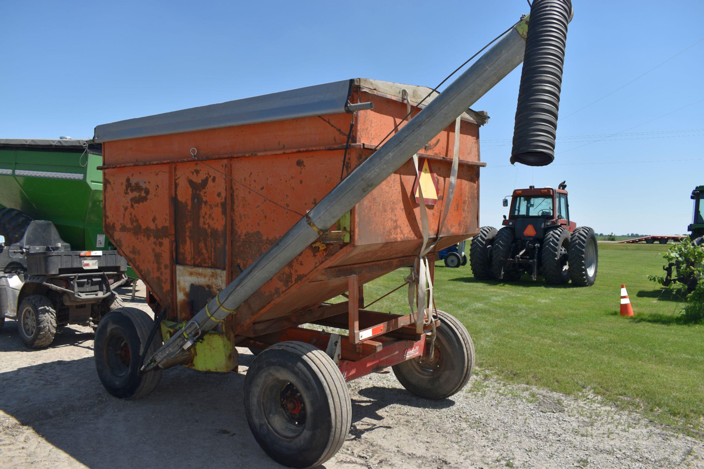 Killbros 300 Gravity Box With 11’ Hyd Drive Brush Auger And Lundell 1276 Running Gear, Roll Tarp