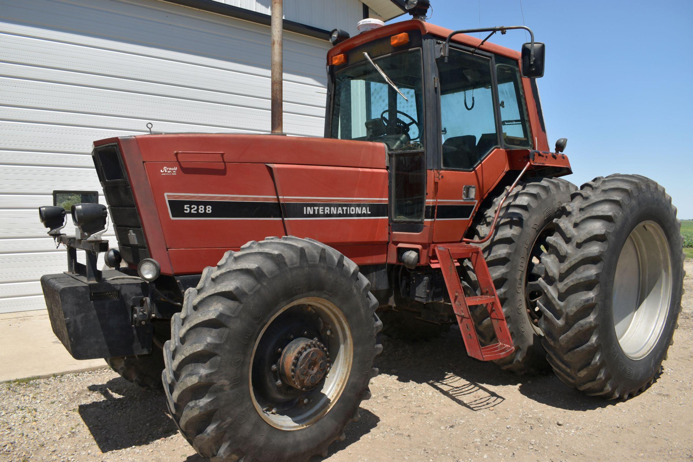 1984 IHC 5288 MFWD, 8299 Hours, 18.4x42 Duals 75%, 1000PTO, 3 Hydraulics, 3pt Quick Hitch, Ag Leader