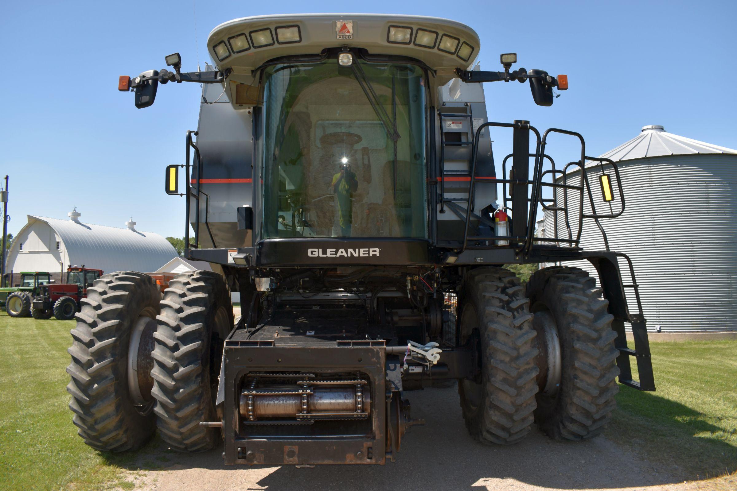 2003 Gleaner R75 Combine 2WD, Field Star Ready, 1725 Sep/2519 Eng Hours, Lateral Tilt, 480/80R42 Dua