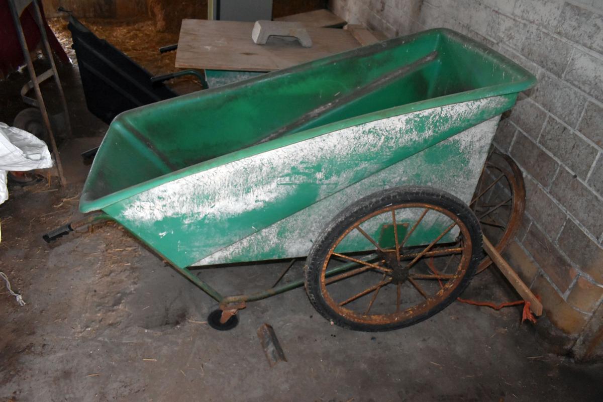 Poly Feed Cart