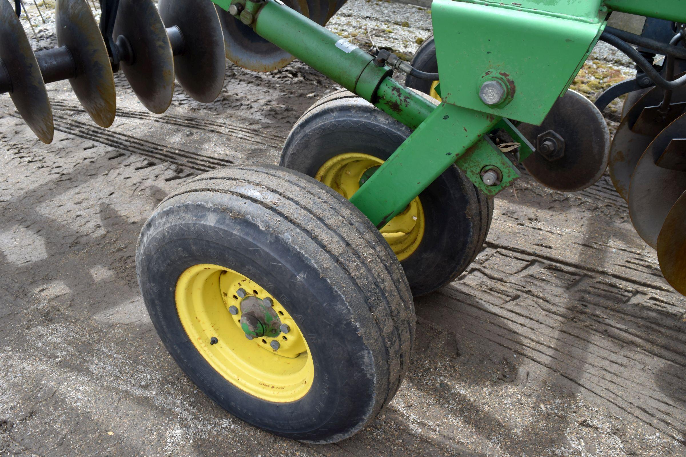 John Deere 630 Disc 20.5’, Walking Tandems On Main Frame, Depth Control, 21” Blades, 3 Bar Harrow, S