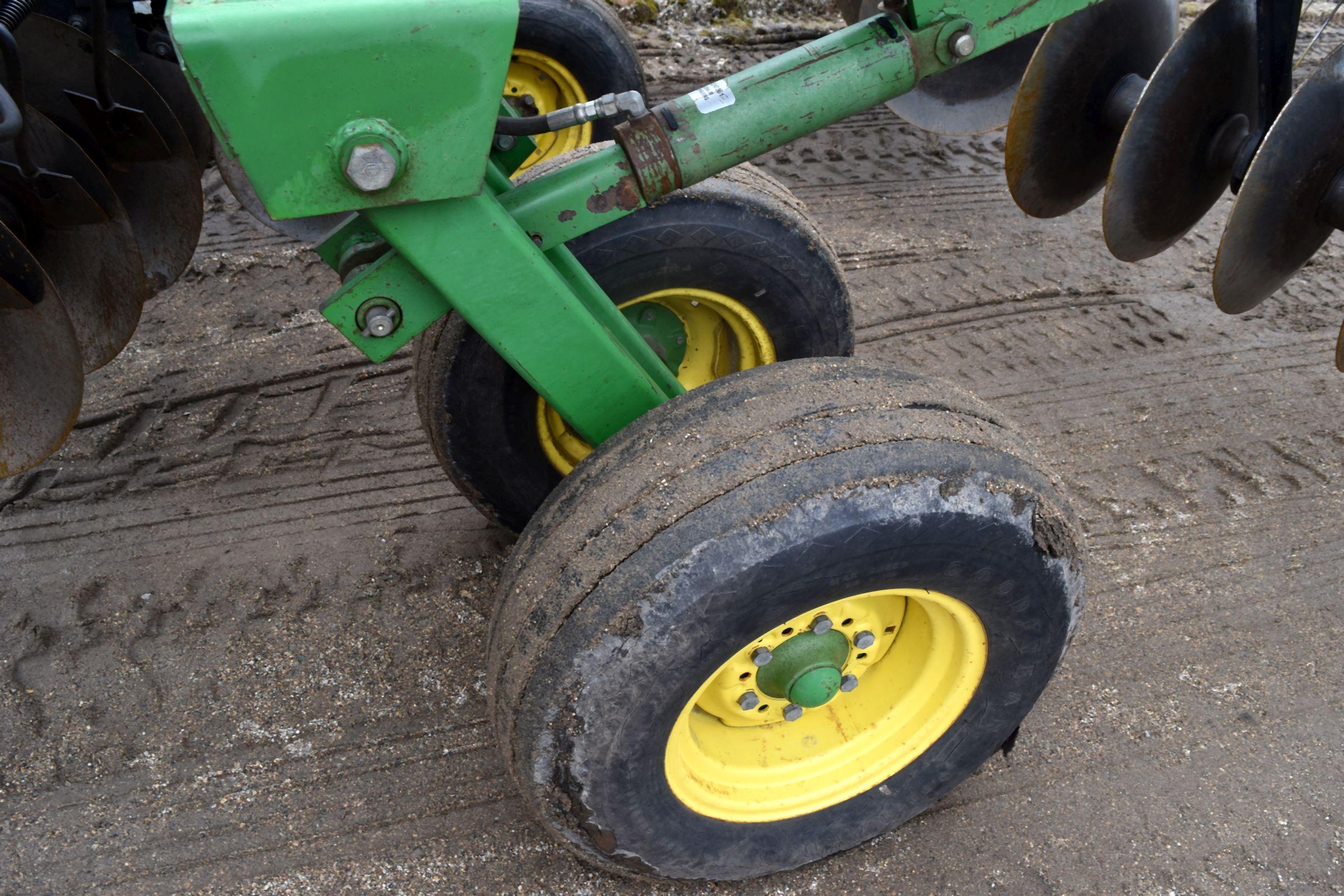 John Deere 630 Disc 20.5’, Walking Tandems On Main Frame, Depth Control, 21” Blades, 3 Bar Harrow, S