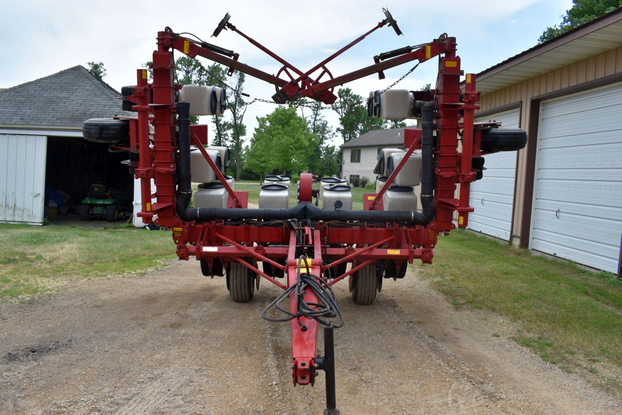 White 5100 Planter 8 Row 30”, Dry Fertilizer, Vertical Fold, Herb & Insect Boxes, Markers, One Owner