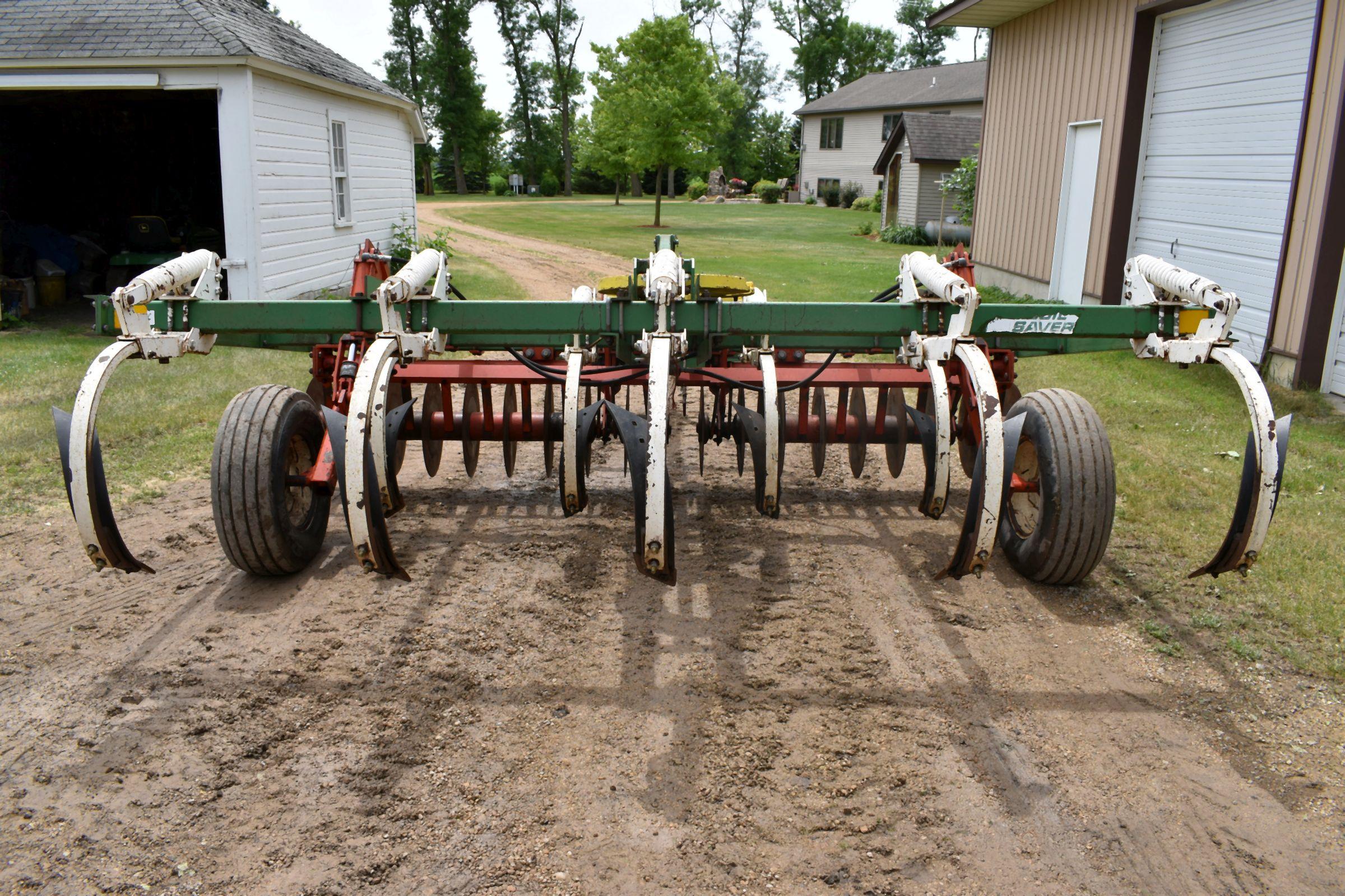 Glencoe Soil Saver Disc Chisel, 9 Shank, 12’, Single Disc Front, Single Wheels