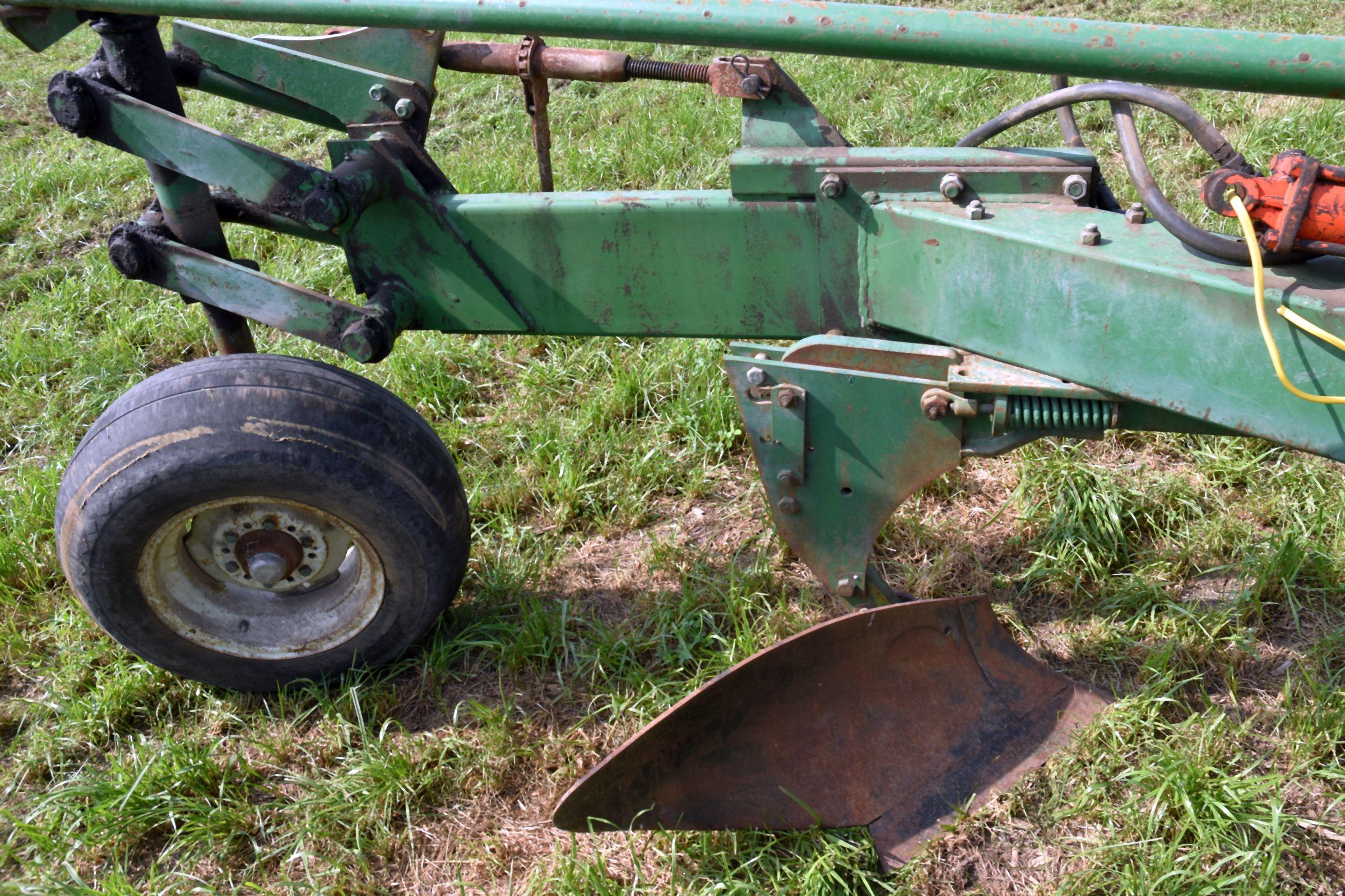 Oliver 588 Plow, 5x18's, 3pt. In-Furrow