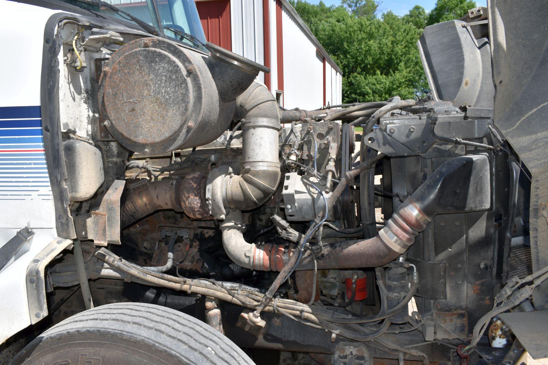 1992 Volvo Semi Tractor, Mini Sleeper Cab, 60 Series Detroit, 10 Speed, Jake Brake, Air Ride, 24.5 R