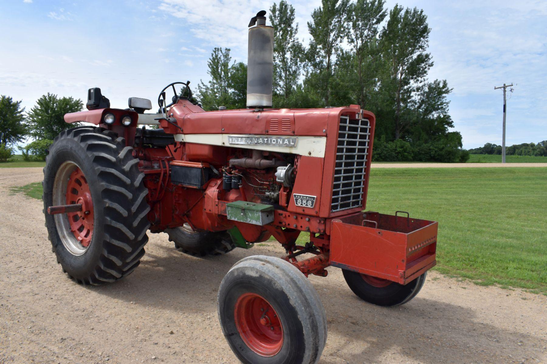 International 856 Diesel Tractor, Open Station 3140 Hours Showing, Unknown Actual Hours, Good TA, 3p