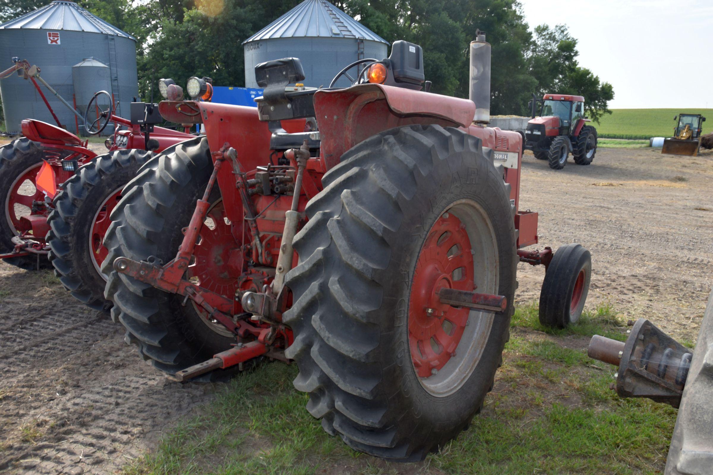 International 856 Diesel Tractor, Open Station 3140 Hours Showing, Unknown Actual Hours, Good TA, 3p