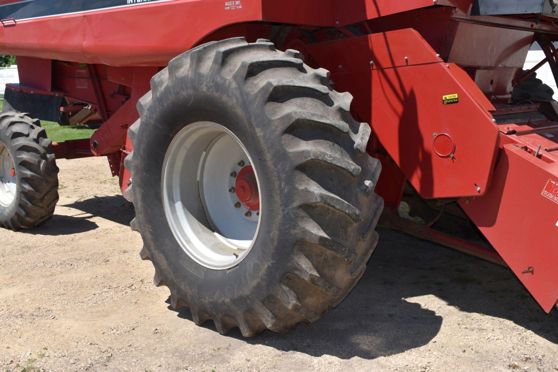 1986 Case IH 1660 Axial Flow Combine, 3646 Hours, 30.5x32 Tires, One New Tire, Chopper/Spreader, Roc