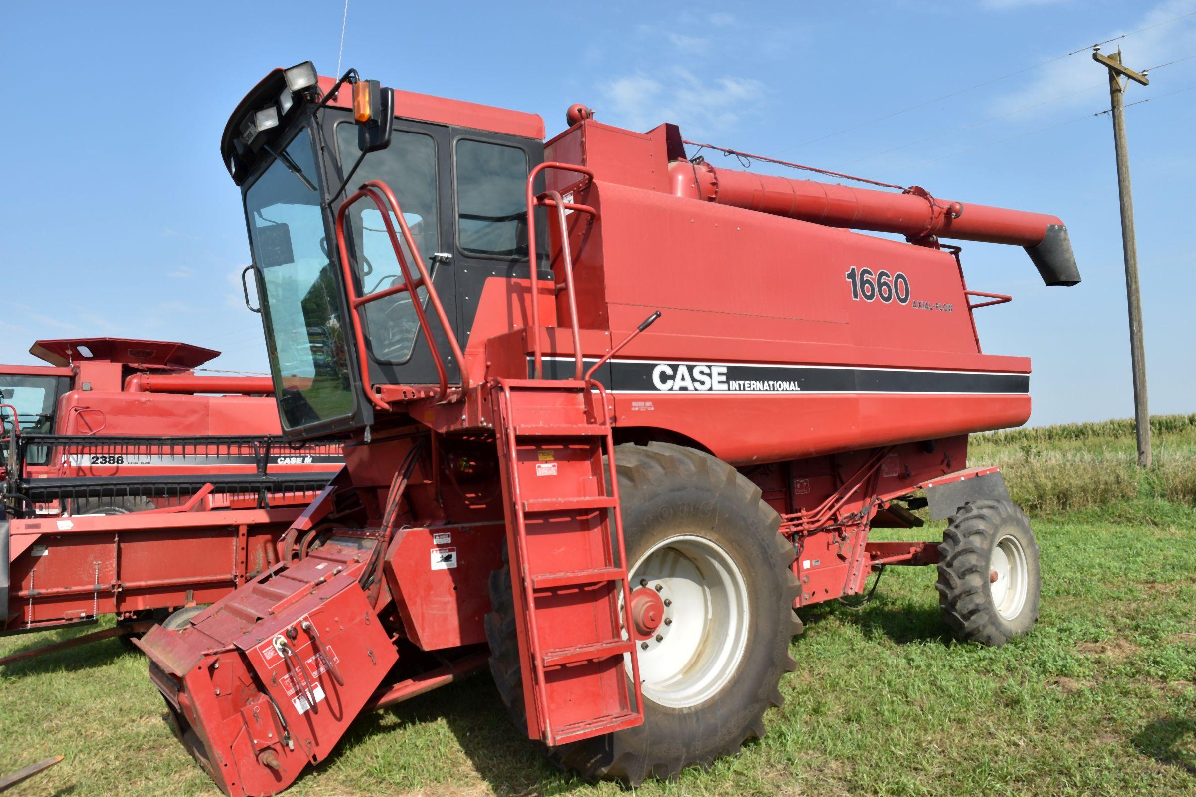 1986 Case IH 1660 Axial Flow Combine, 3646 Hours, 30.5x32 Tires, One New Tire, Chopper/Spreader, Roc