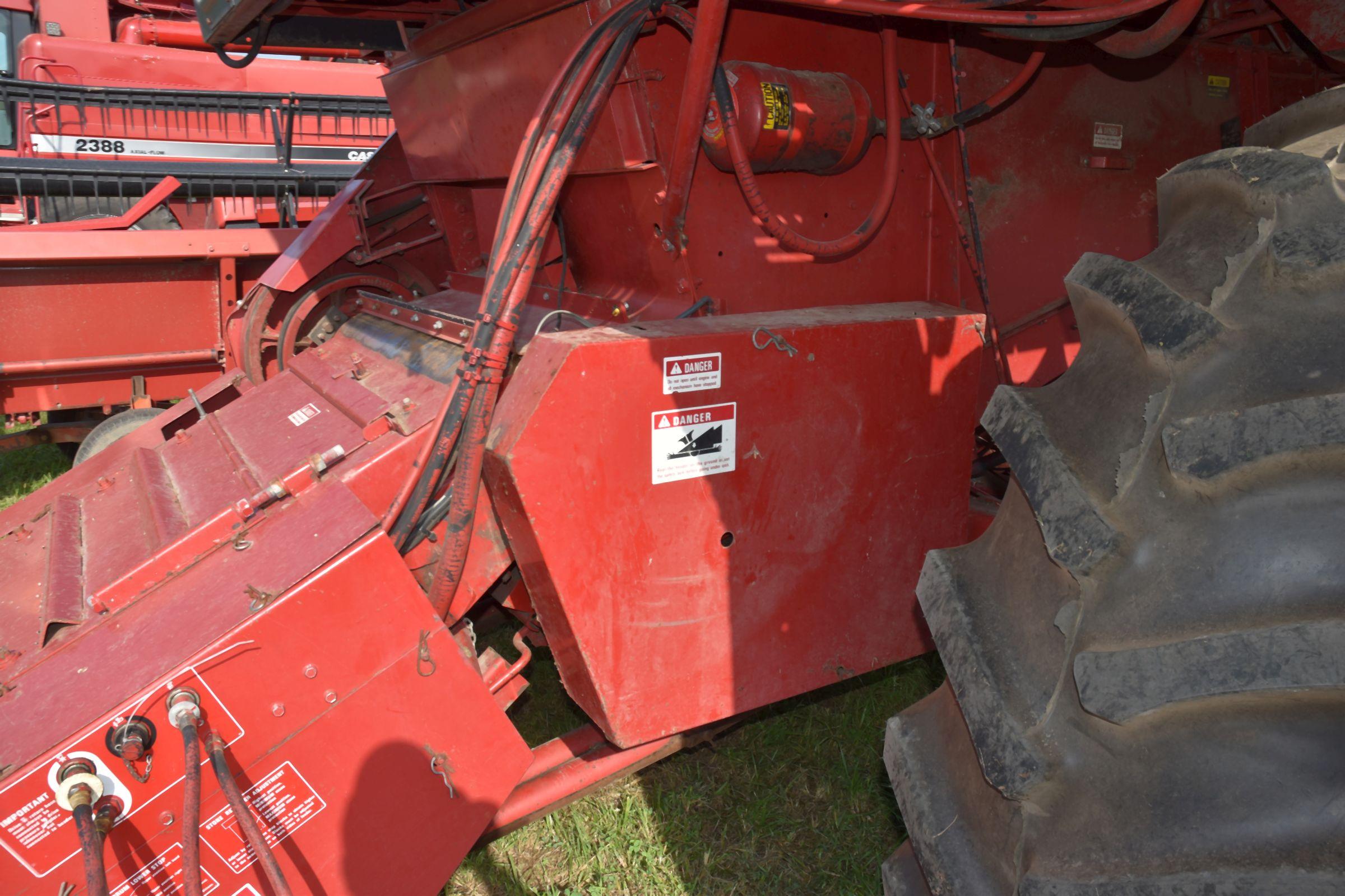 1986 Case IH 1660 Axial Flow Combine, 3646 Hours, 30.5x32 Tires, One New Tire, Chopper/Spreader, Roc