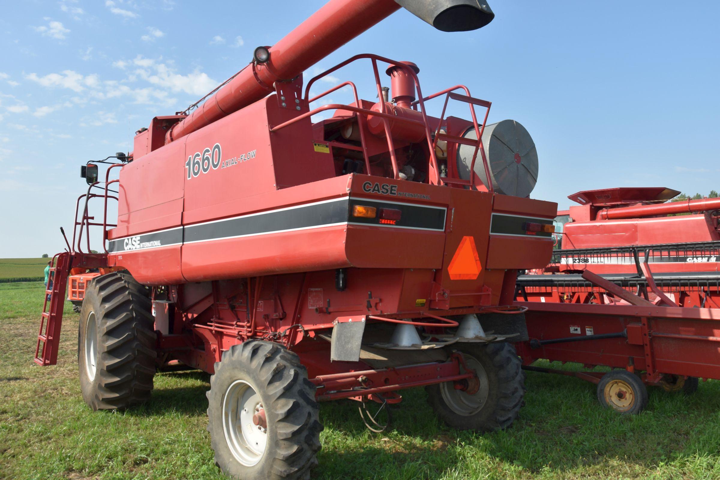 1986 Case IH 1660 Axial Flow Combine, 3646 Hours, 30.5x32 Tires, One New Tire, Chopper/Spreader, Roc