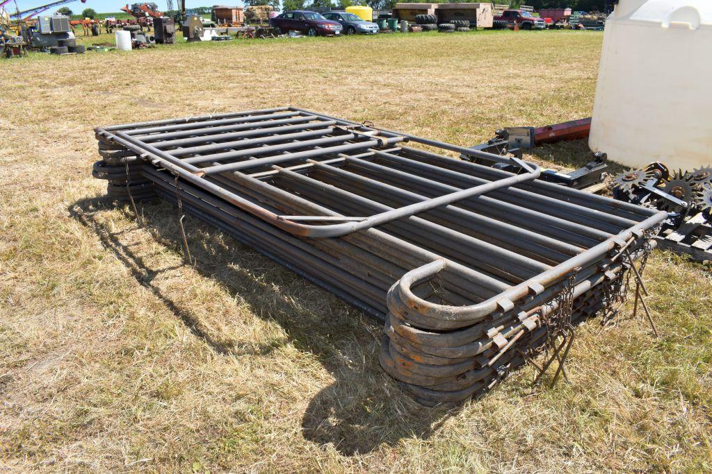 Powered Mountain Round Pen 14=12' Panels With  A 4' Enter Gate