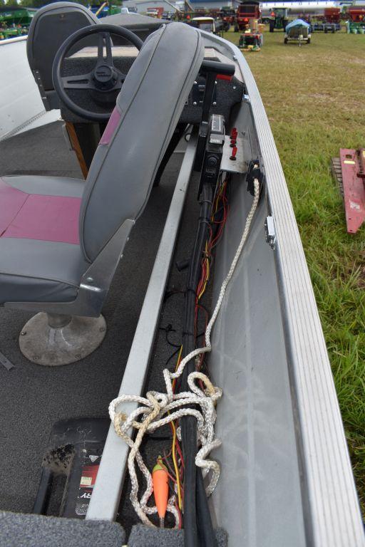 1990 Bass Tracker Boat & Trailer With  A 1997  Mercury 40hp Motor,Front Trolling Motor,  Console, Bo