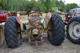 Cockshutt 570, missing engine, radiator grill with hood, rear wheel weights