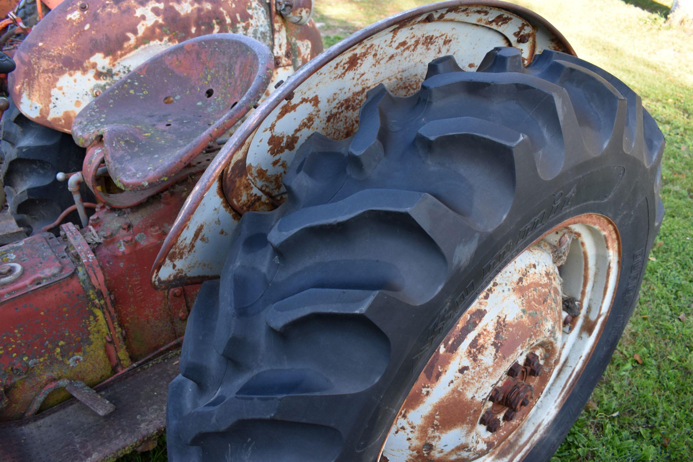 Ford 8N Tractor, Fenders, 12.4x28 Tires, 4 Speed, Trans Cover Removed, No Fluid In Trans, Trans & Re