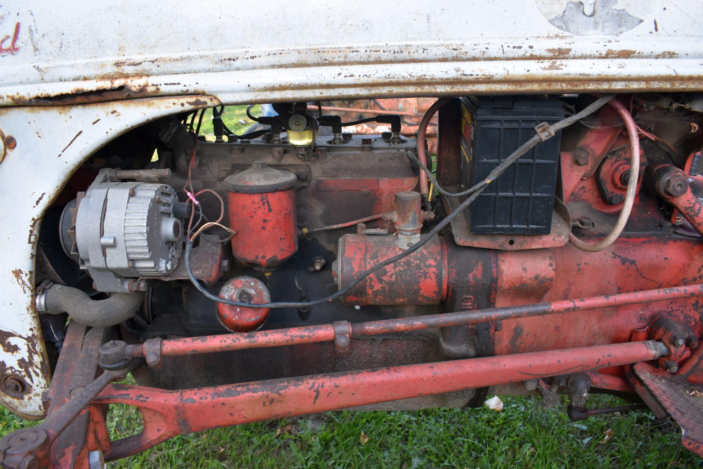 Ford 8 N Tractor, Fenders, 12.4x28 Tires, 3pt, 540PTO, Steering Box/Linkage Blow Steering Wheel Is B