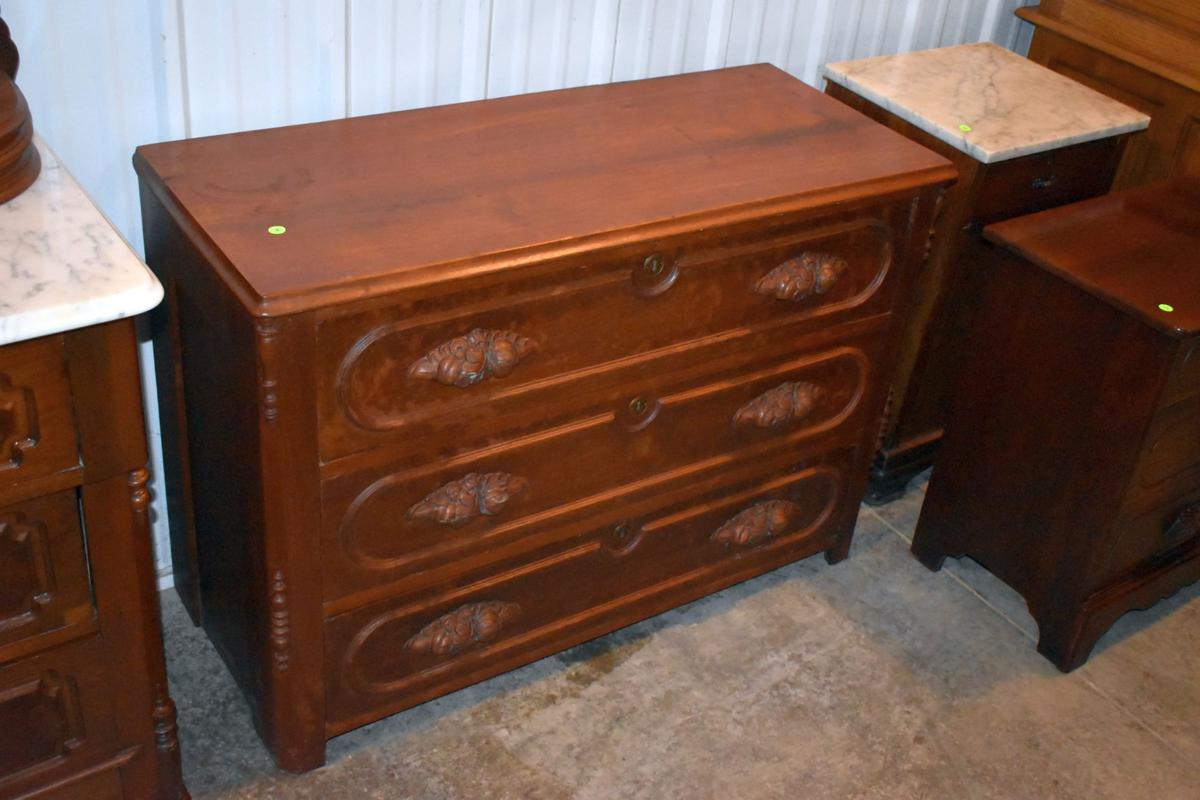 Walnut Acorn pull 3-drawer dresser, nice condition, 42"x18"x30"