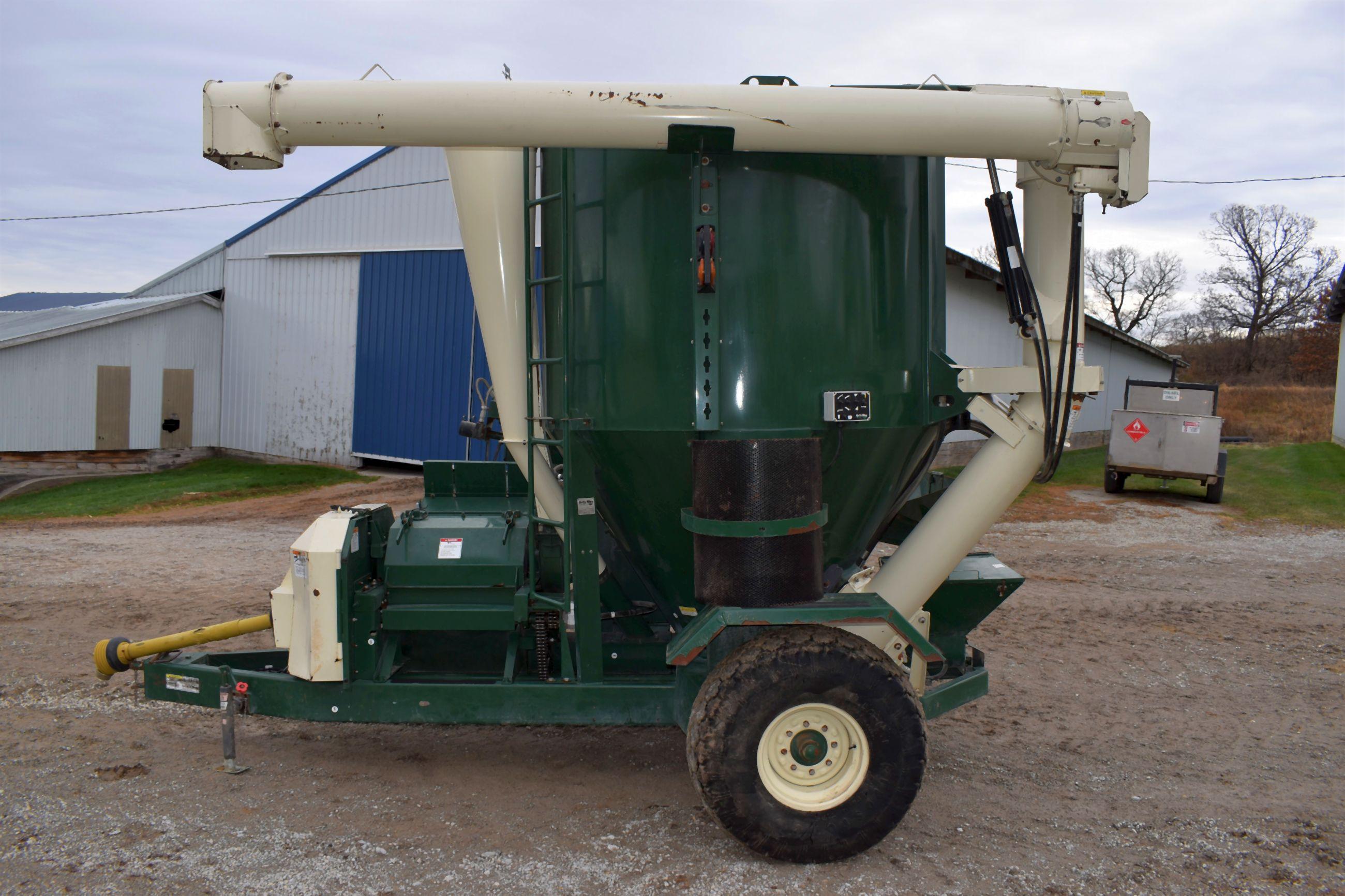 2013 Arts-Way 6520 Mixer Mill, 1000PTO Hydraulic Orbit Drive, Extra Screen, Hydraulic Swing Hopper,