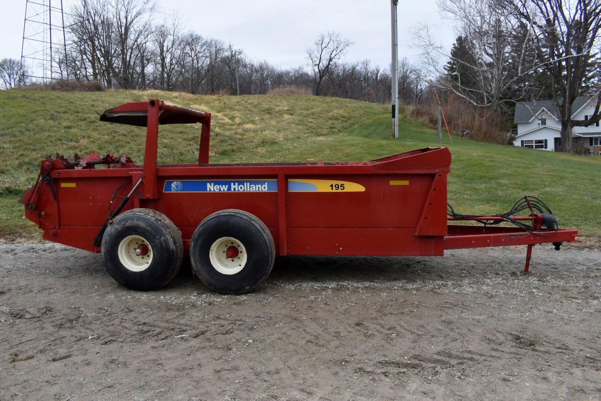 New Holland 195 Manure Spreader, Tandem Axle, Dual Beaters, Slop Gate, Poly Floor, 1000PTO, SN: Y8N0