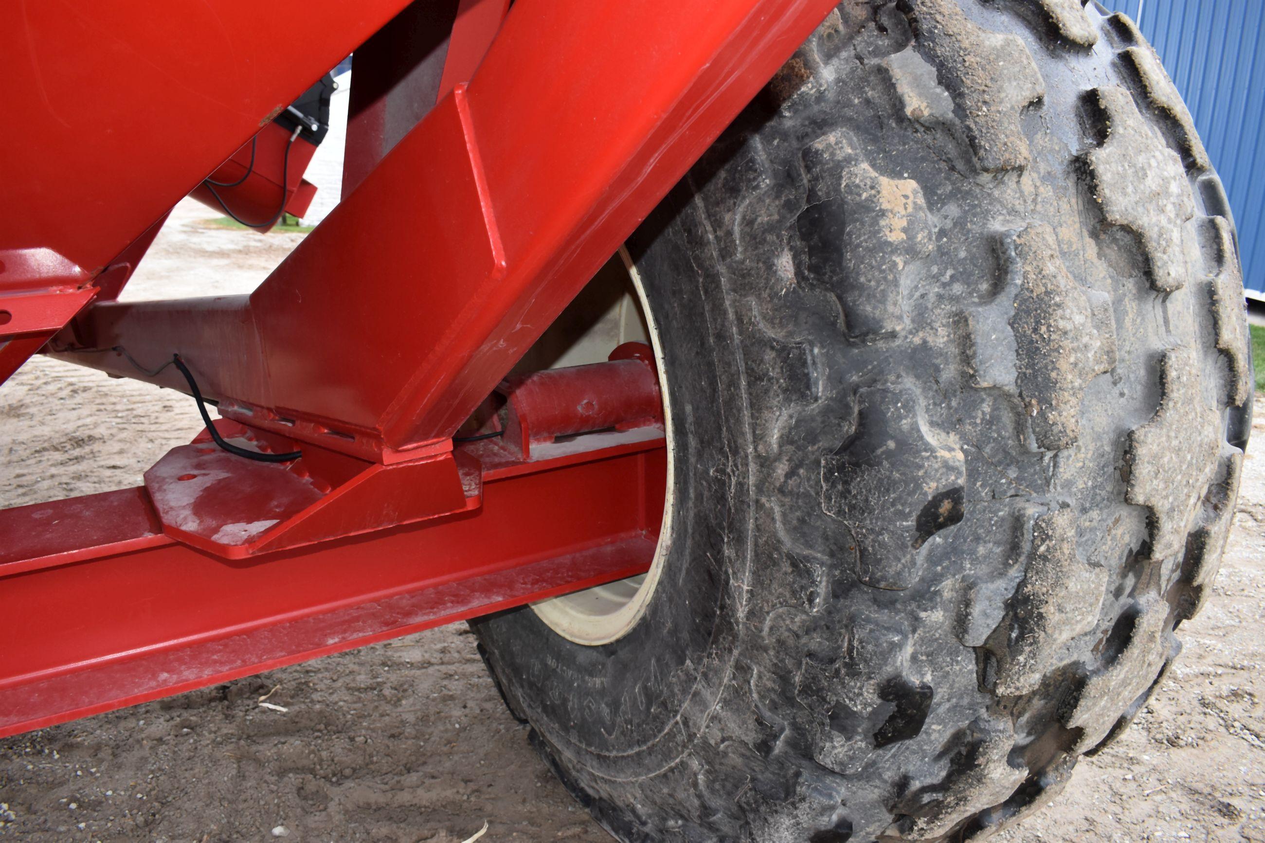 2013 Parker 1048 Grain Cart, Roll Tarp, Scale, 35.5/L32 Tires, 1000PTO, Looks New, SN: B28-180-143