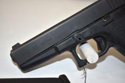 Glock Model 22 40 S&W Semi Auto Pistol, Three Magazines, SN: BHY309