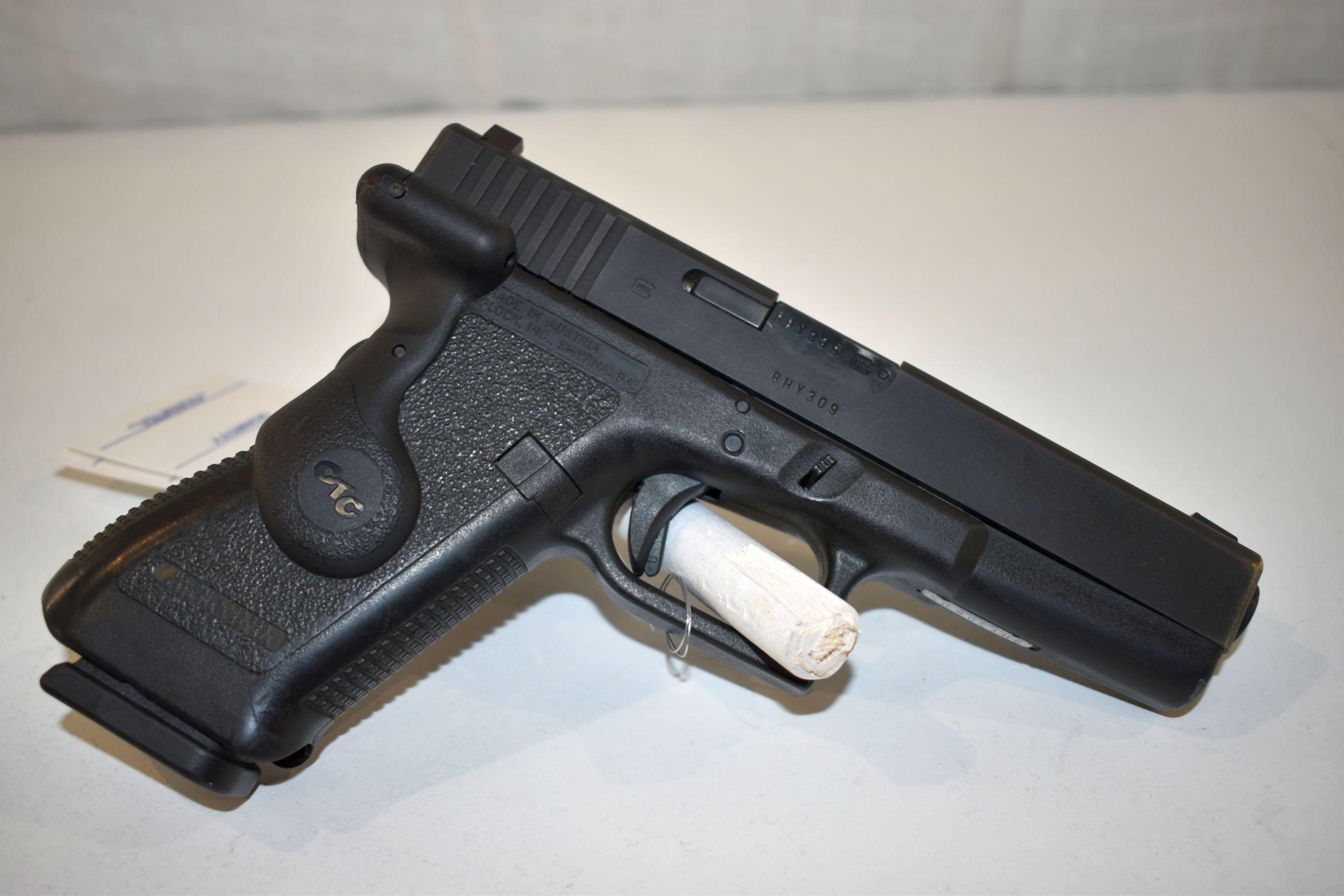Glock Model 22 40 S&W Semi Auto Pistol, Three Magazines, SN: BHY309