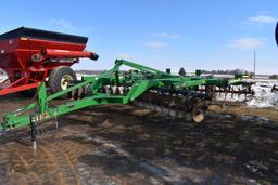 John Deere 2720 Ripper 7 Shank, 17'6" 30" Spacing, Single Disc Front & Rear, 23" Disk Blades,