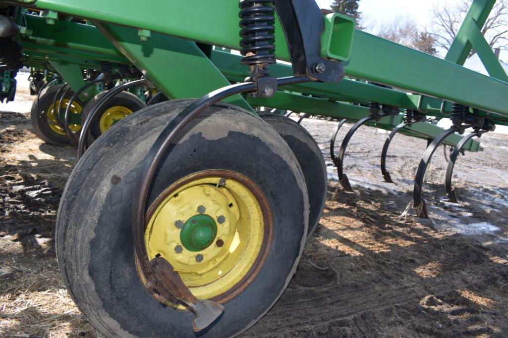 John Deere 980 Field Cultivator 45.5', Double Fold 3 Bar Tine Harrow, Big Gauge Wheels,