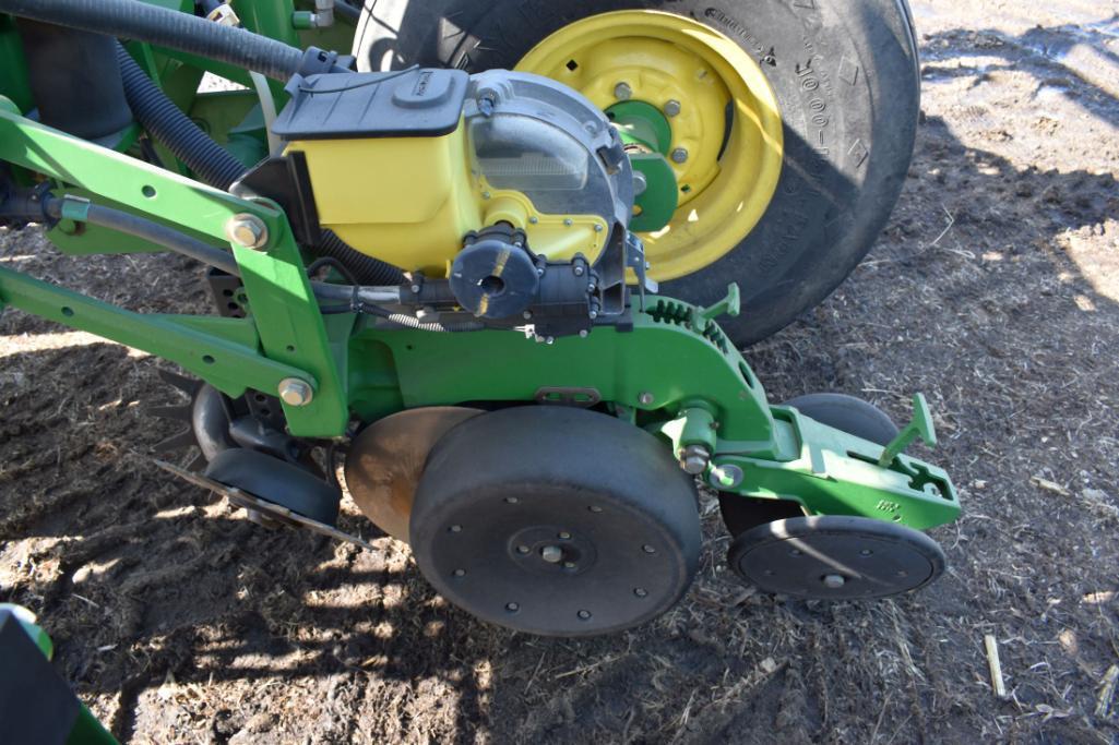 2010 John Deere 1770NT CCS Planter 16 Row 30" Liquid Fertilizer In-Furrow, Center Seed System,