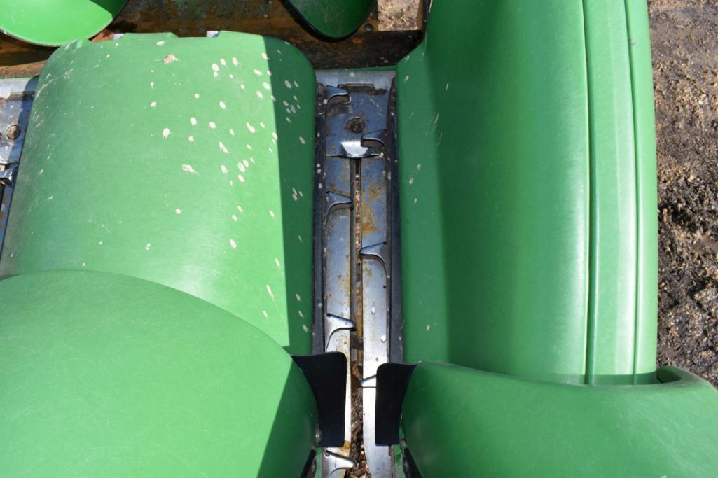 2013 John Deere 608C StalkMaster Chopping Head 8 Row 30", Stubble Light, Dual PTO, Single Point