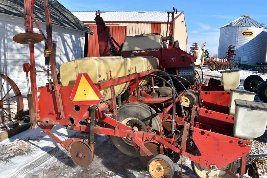 International 400 Cyclo Planter 8 Row 36", Pull Type, Dry Fertilizer, Insect., Corn & Soybean